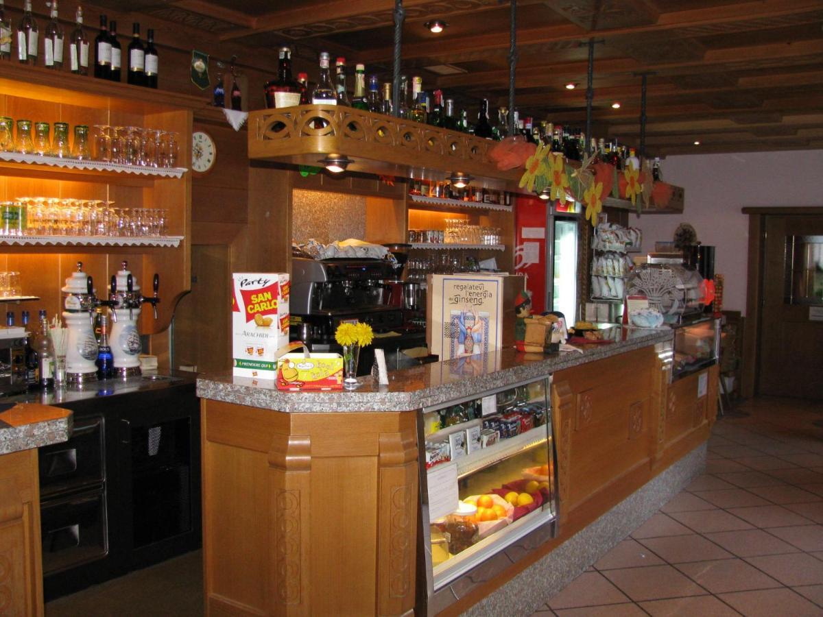 Hotel Ladina Campitello di Fassa Eksteriør billede