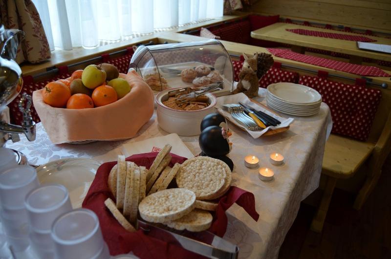 Hotel Ladina Campitello di Fassa Eksteriør billede