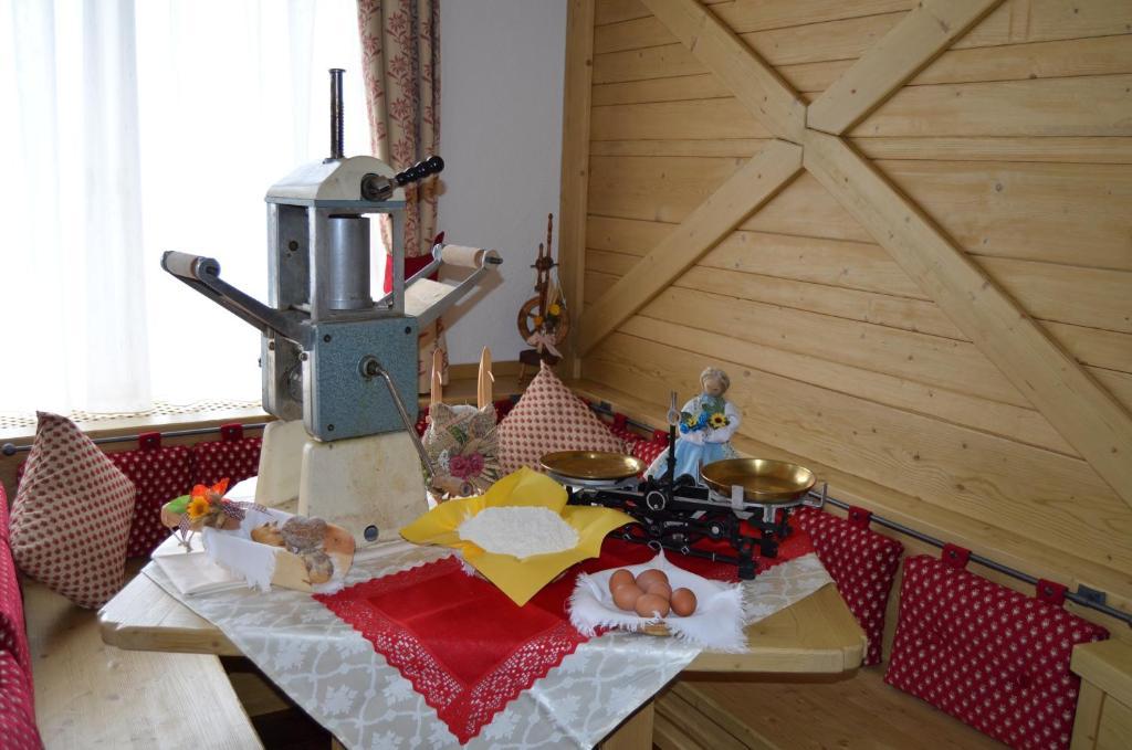 Hotel Ladina Campitello di Fassa Eksteriør billede