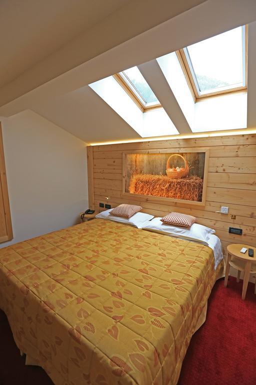 Hotel Ladina Campitello di Fassa Værelse billede