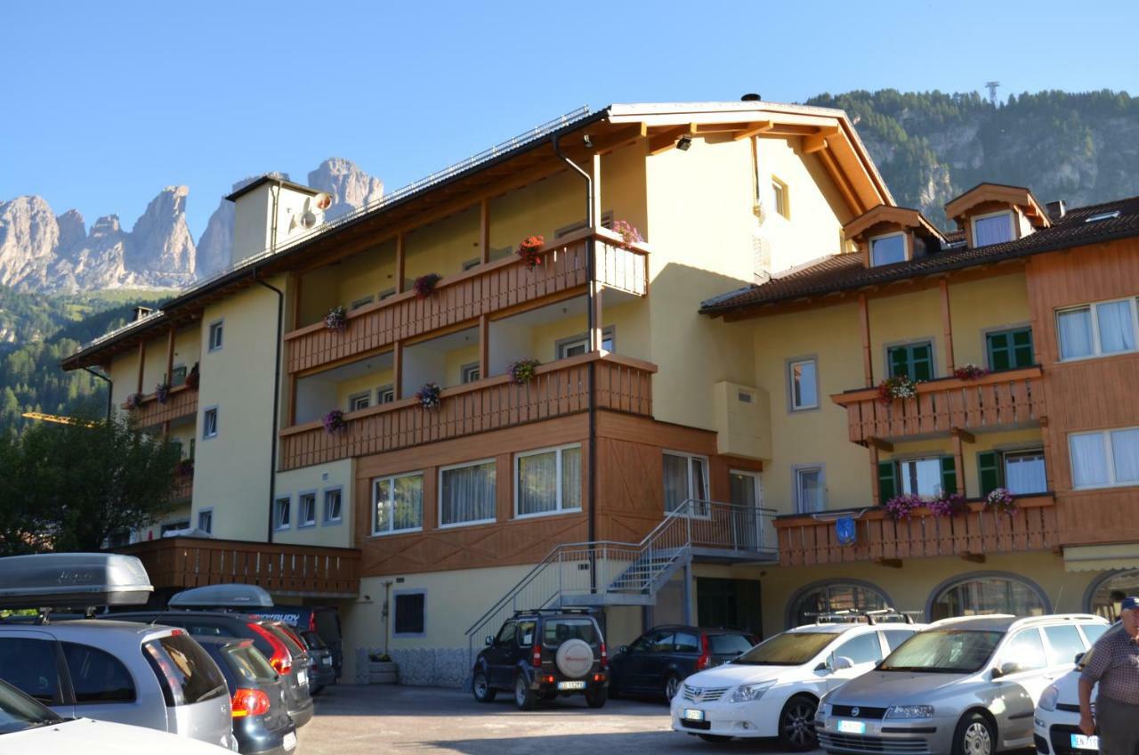 Hotel Ladina Campitello di Fassa Eksteriør billede